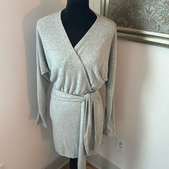 HASHTTAG IN TREND Hacci Long Sleeve Wrap Dress Heather gray top mini dress Sz M - Picture 1 of 7